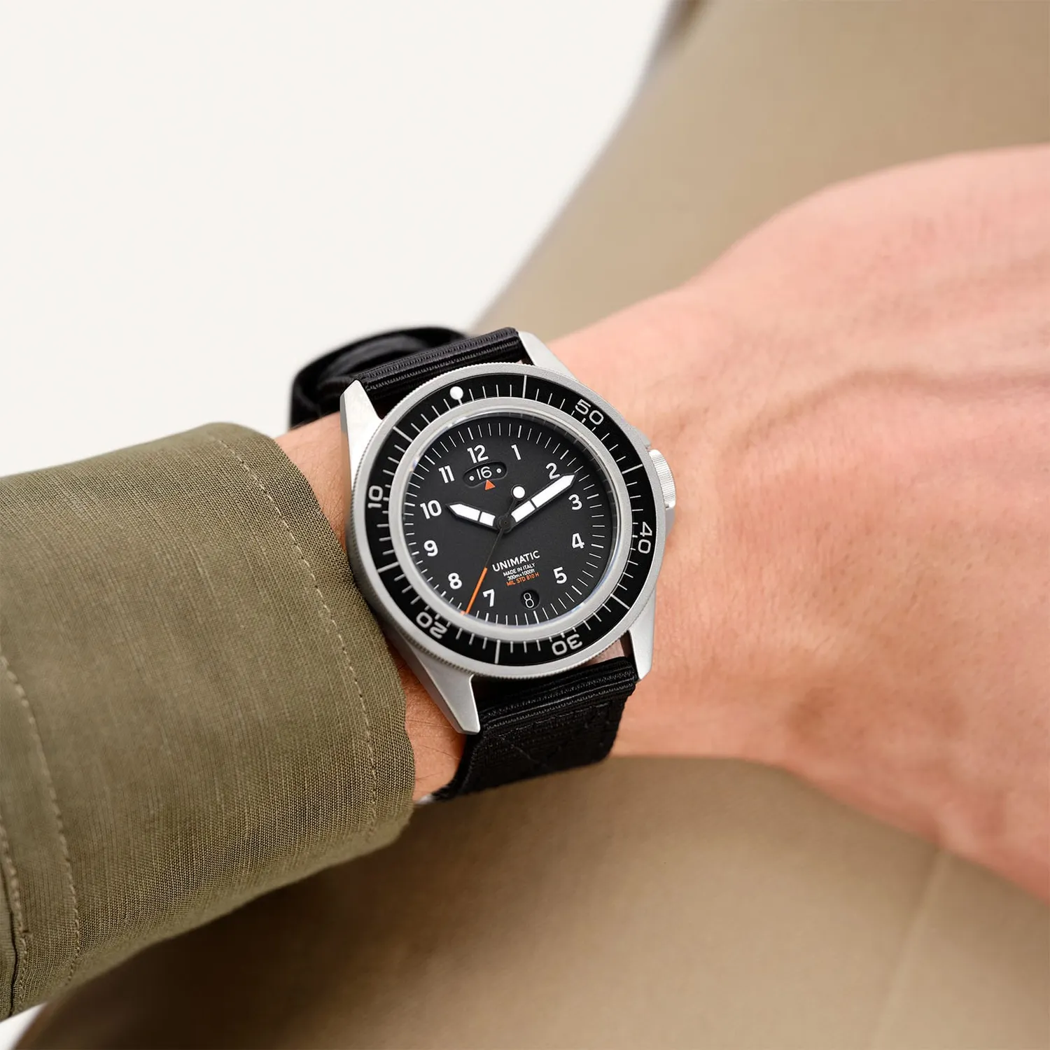 Unimatic Modello Uno UT1-GMT toolwatch zwart 40mm
